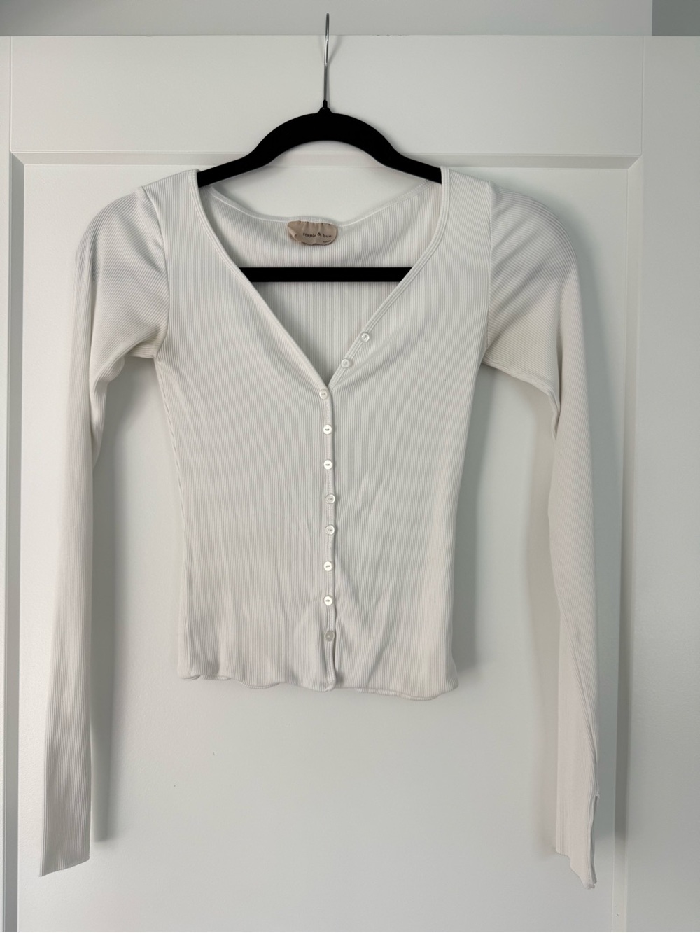 Ribbed White Button-Down Long Sleeve Top